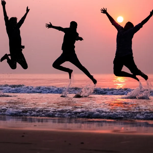 Pessoas na praia - Estabilidade e renovação no CARF img