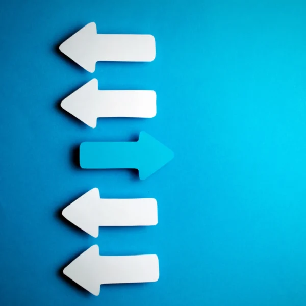 setinhas no fundo branco - propósito negocial tributário